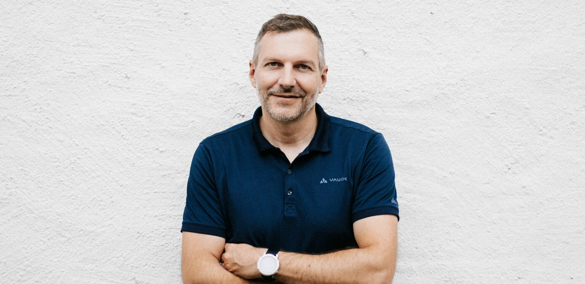 Foto Stefan Frank in blauem Poloshirt