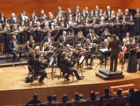 Kammerchor Konzert, alle in schwarz gekleidet