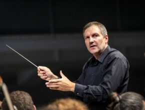 Stefan Frank dirigiert den Kammerchor